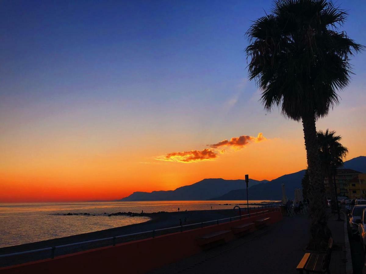 Le Case Del Sole Ventimiglia Luaran gambar