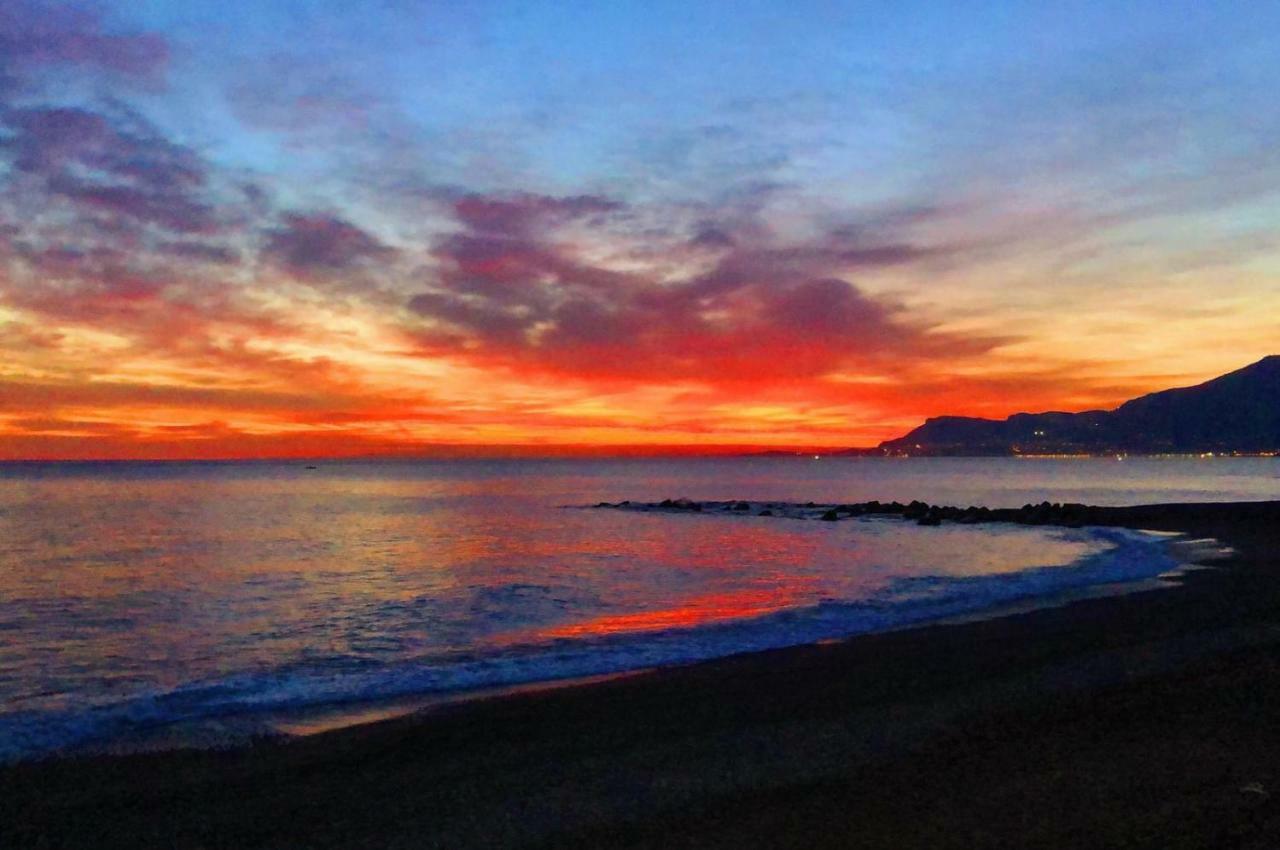Le Case Del Sole Ventimiglia Luaran gambar