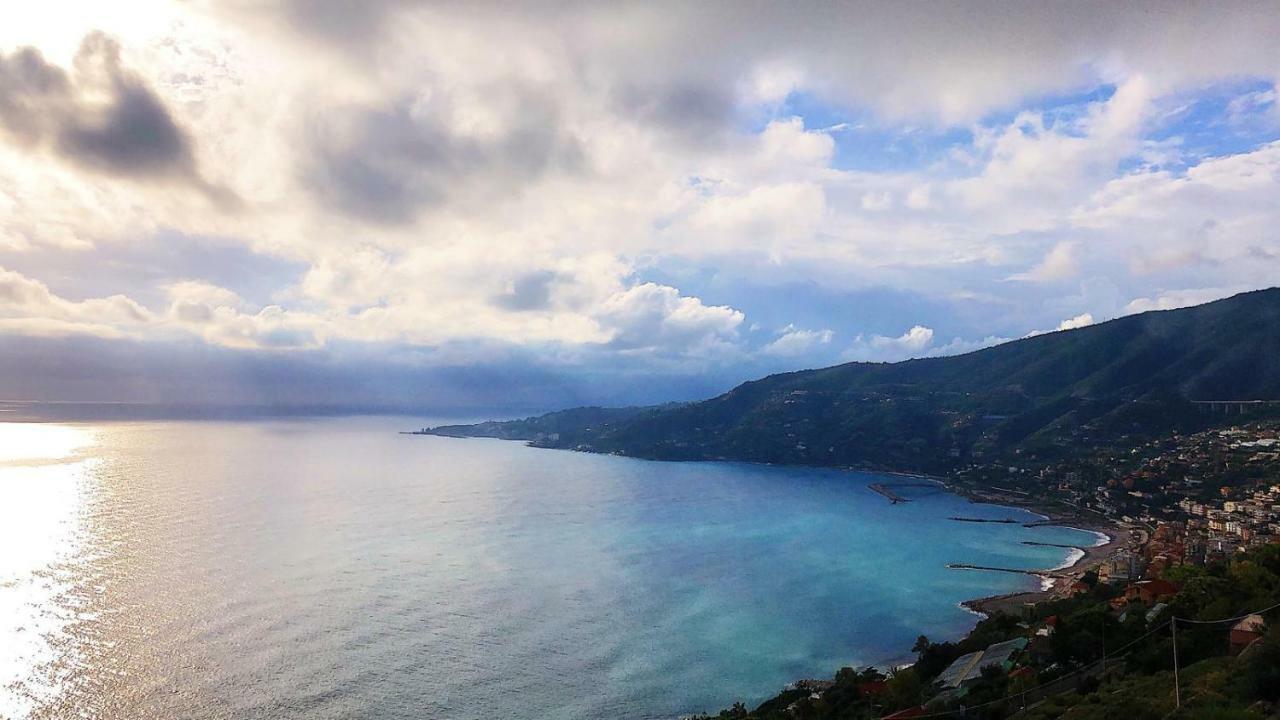 Le Case Del Sole Ventimiglia Luaran gambar