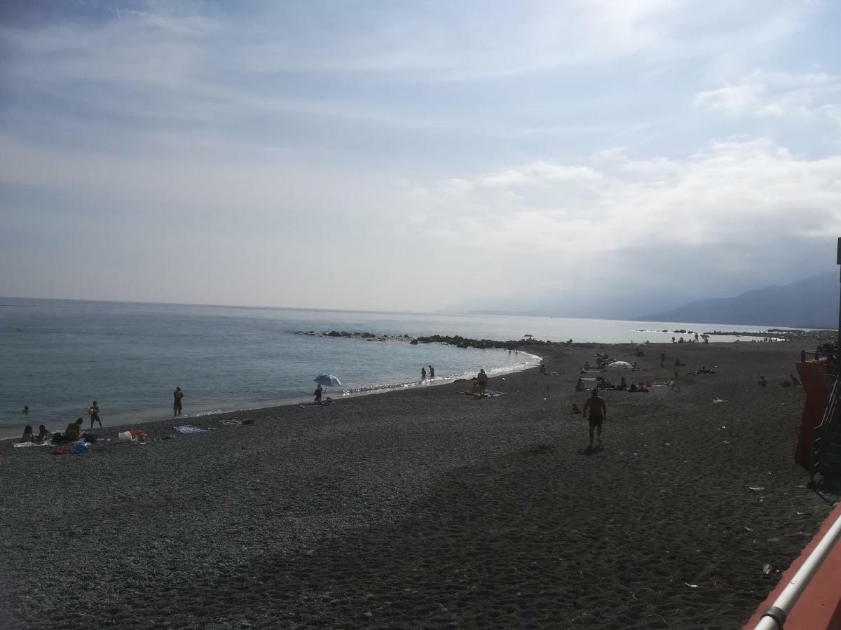Le Case Del Sole Ventimiglia Luaran gambar