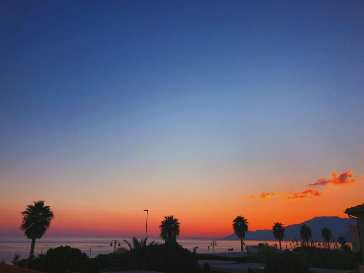 Le Case Del Sole Ventimiglia Luaran gambar